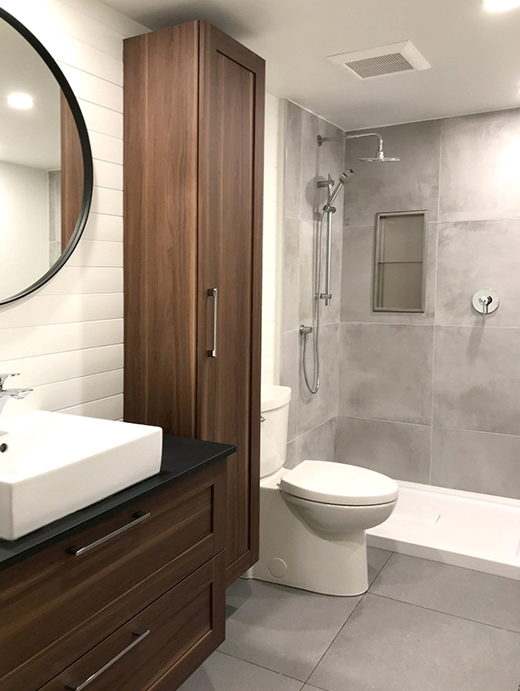 Rénovation d’une salle de bain, imperméabilisation de douche en céramique